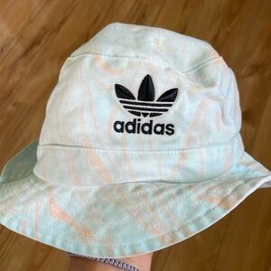 Adidas tie dye bucket hat